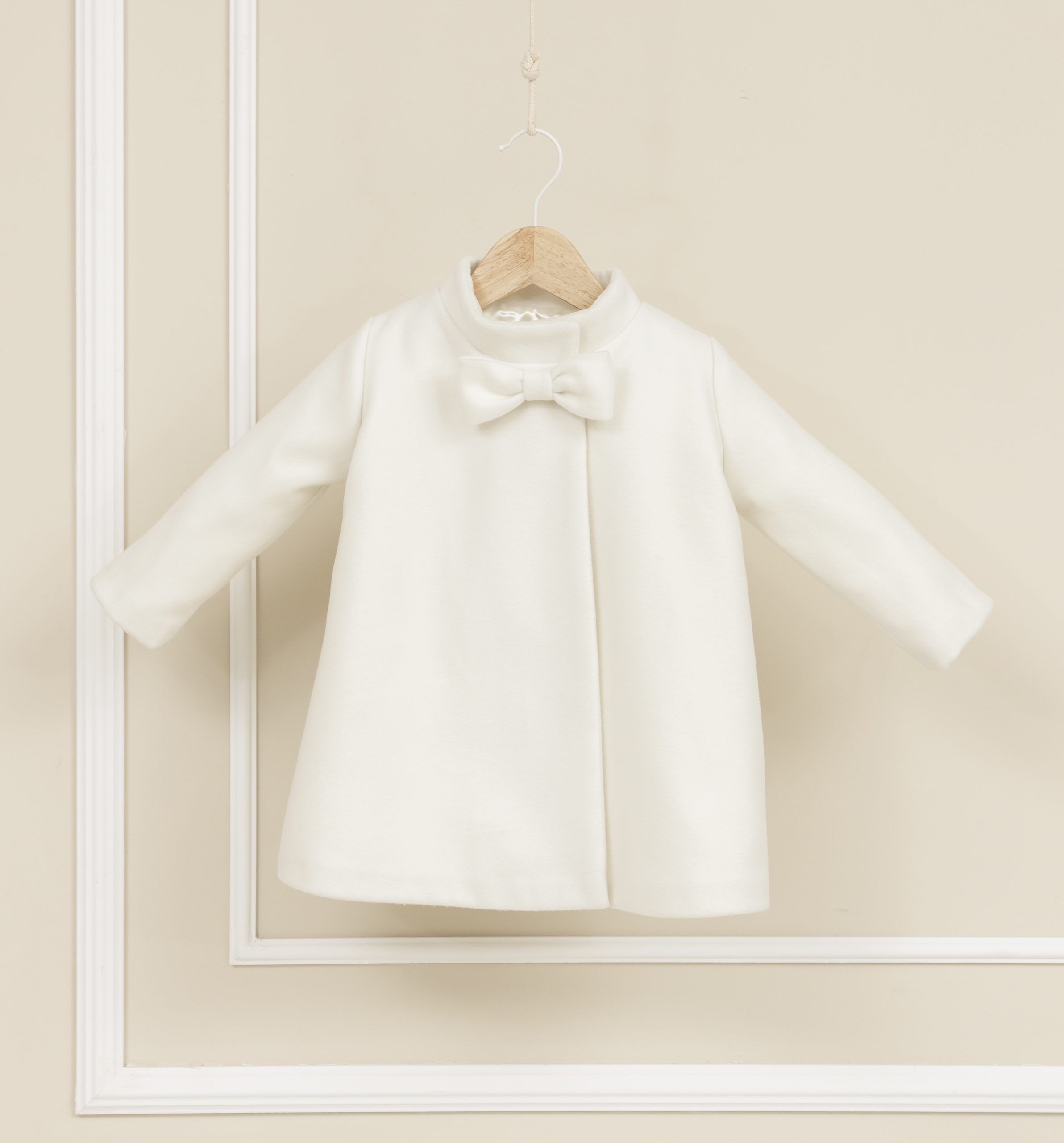 AWG.104 COAT VELVET WITH BOW